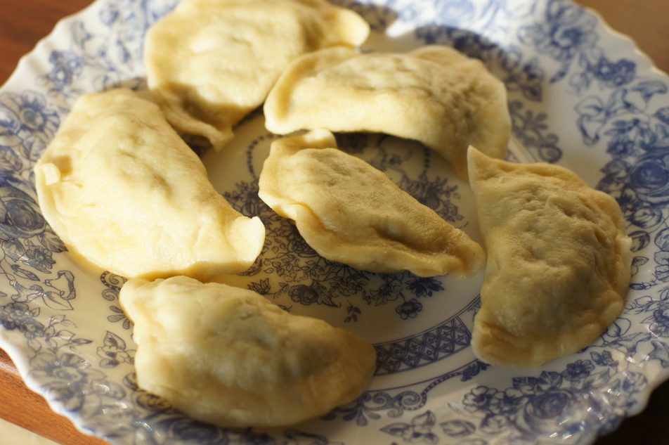 Pierogi z mięsem i pieczarkami