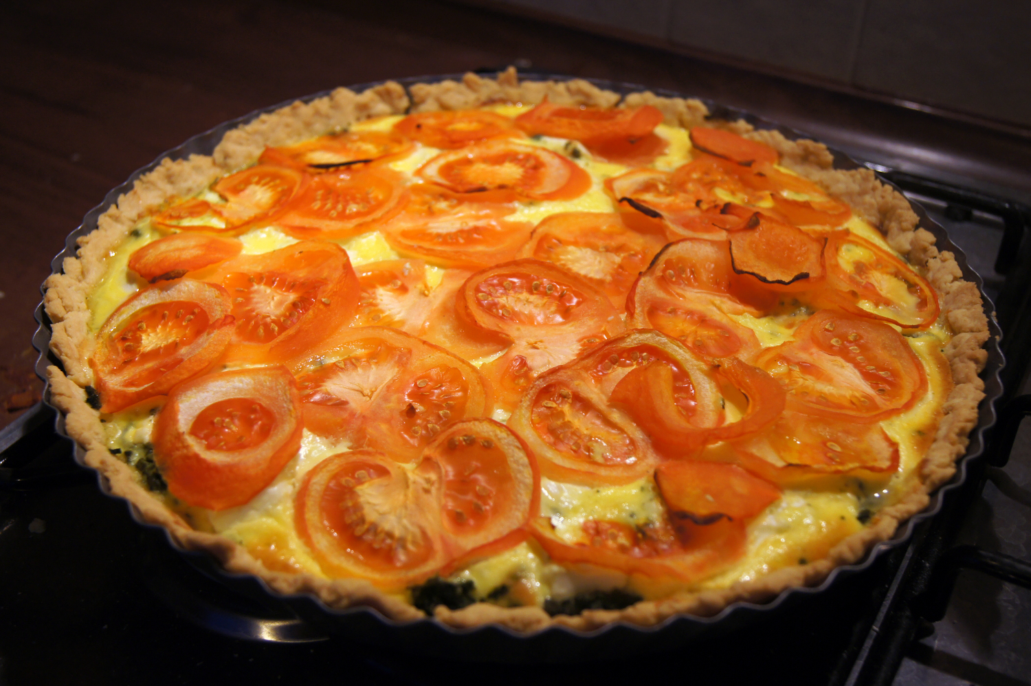 Tarta ze szpinakiem, fetą i pomidorami