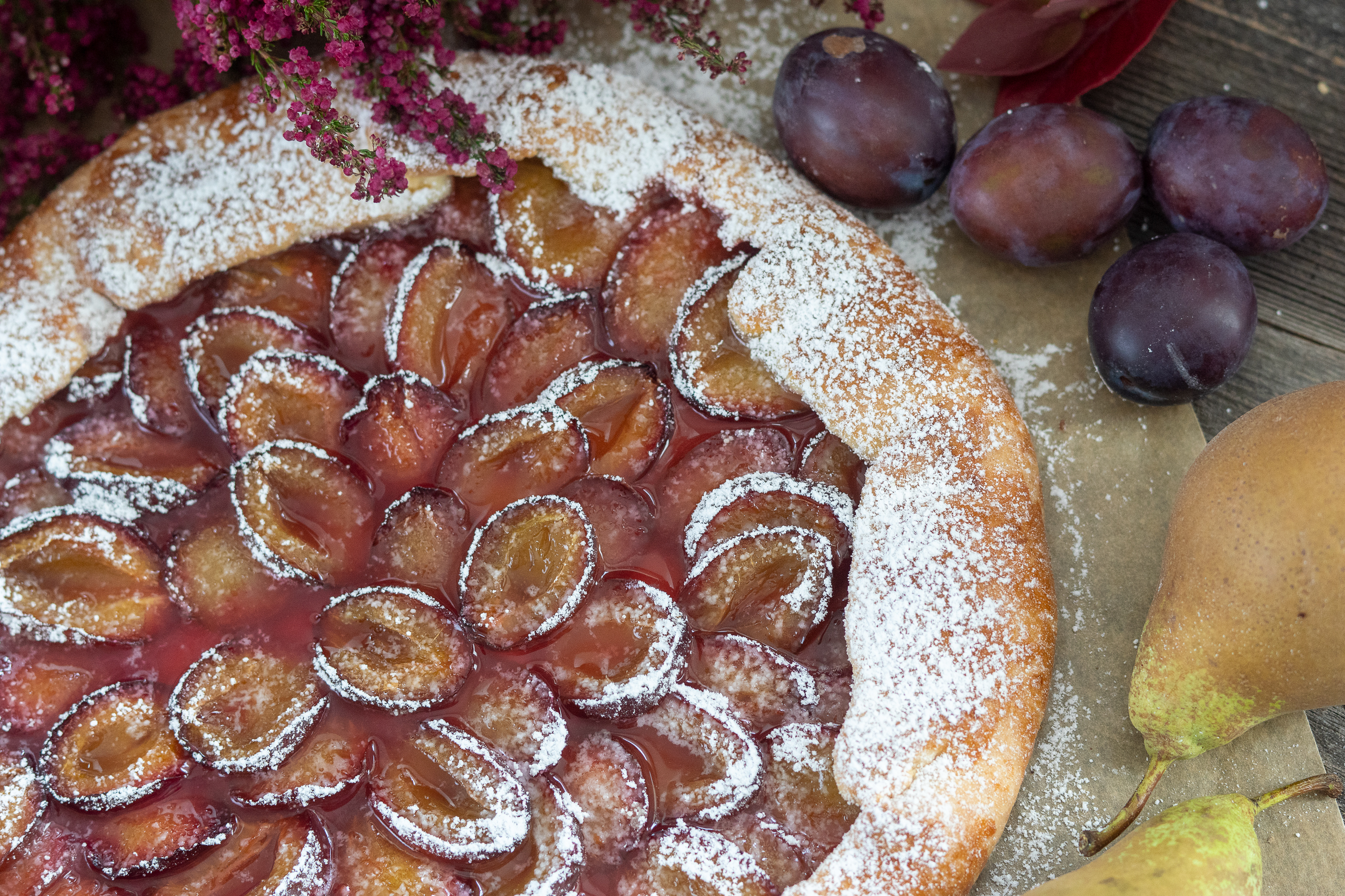 Rustykalna tarta (galette) ze śliwkami