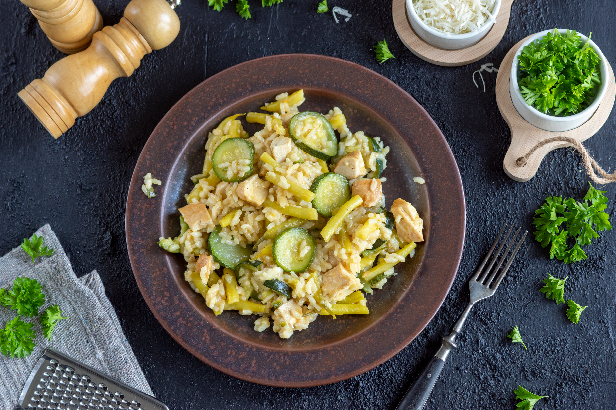 Risotto z kurczakiem, cukinią i fasolką szparagową