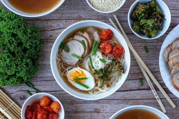 Miso ramen z grillowaną polędwiczką